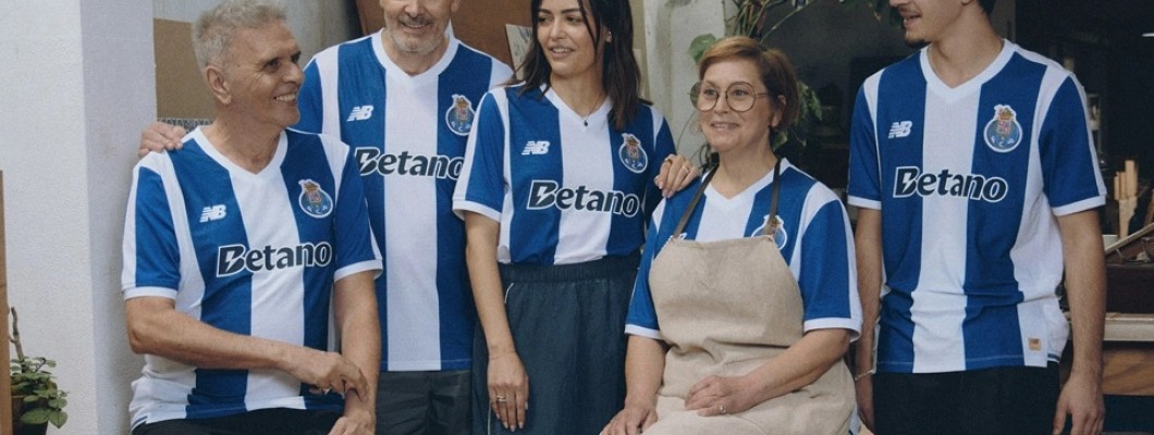 O Porto apresenta o seu novo equipamento com uma estreia triunfal! O Porto apresenta o seu novo equipamento com uma estreia triunfal!